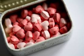 heart-shaped-pill-box